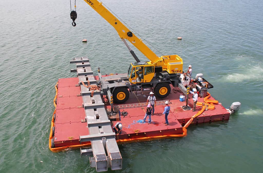30-ton RT Crane on “T”-shaped Barge